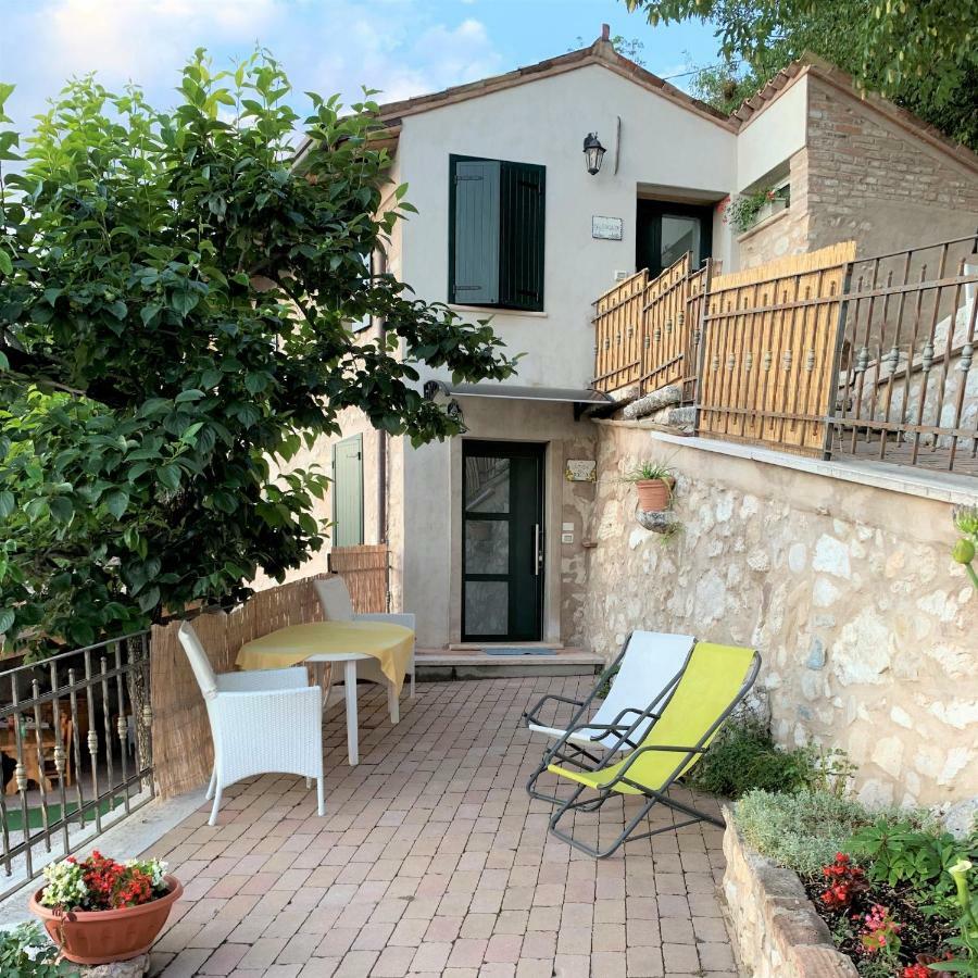 La Casa Nel Bosco Apartment Malcesine Bagian luar foto