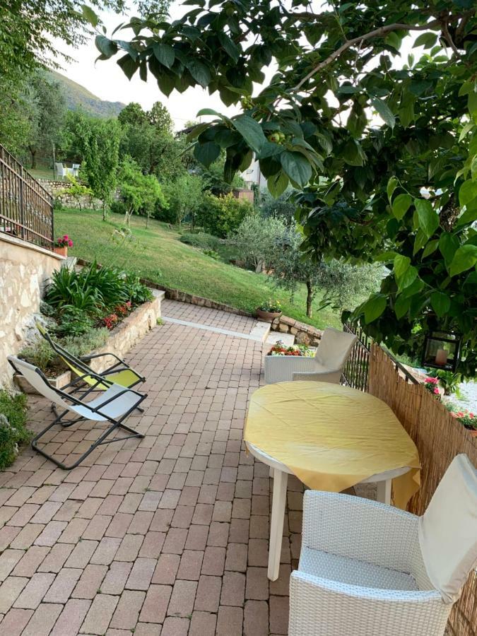 La Casa Nel Bosco Apartment Malcesine Bagian luar foto