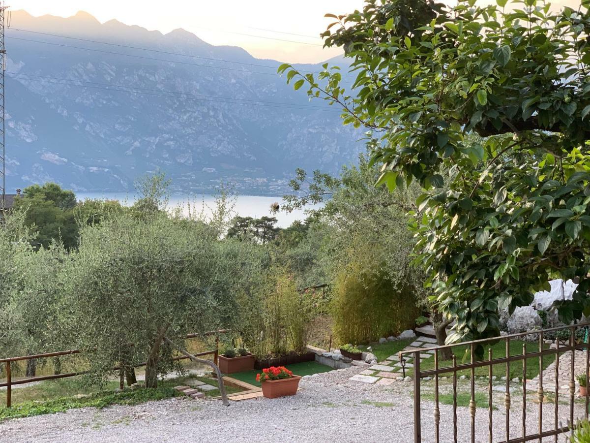 La Casa Nel Bosco Apartment Malcesine Bagian luar foto