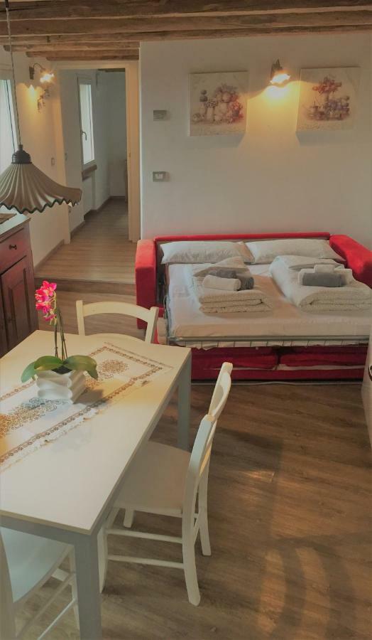 La Casa Nel Bosco Apartment Malcesine Bagian luar foto
