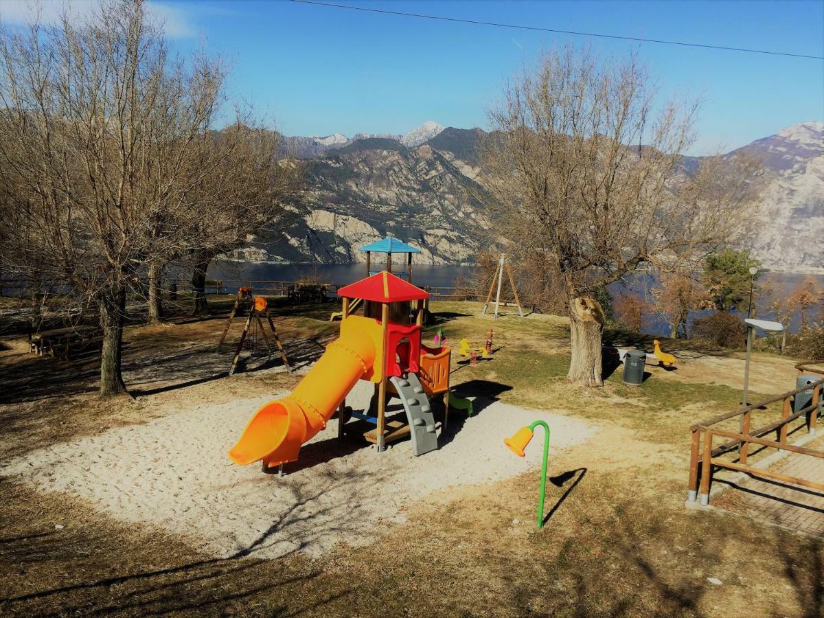 La Casa Nel Bosco Apartment Malcesine Bagian luar foto