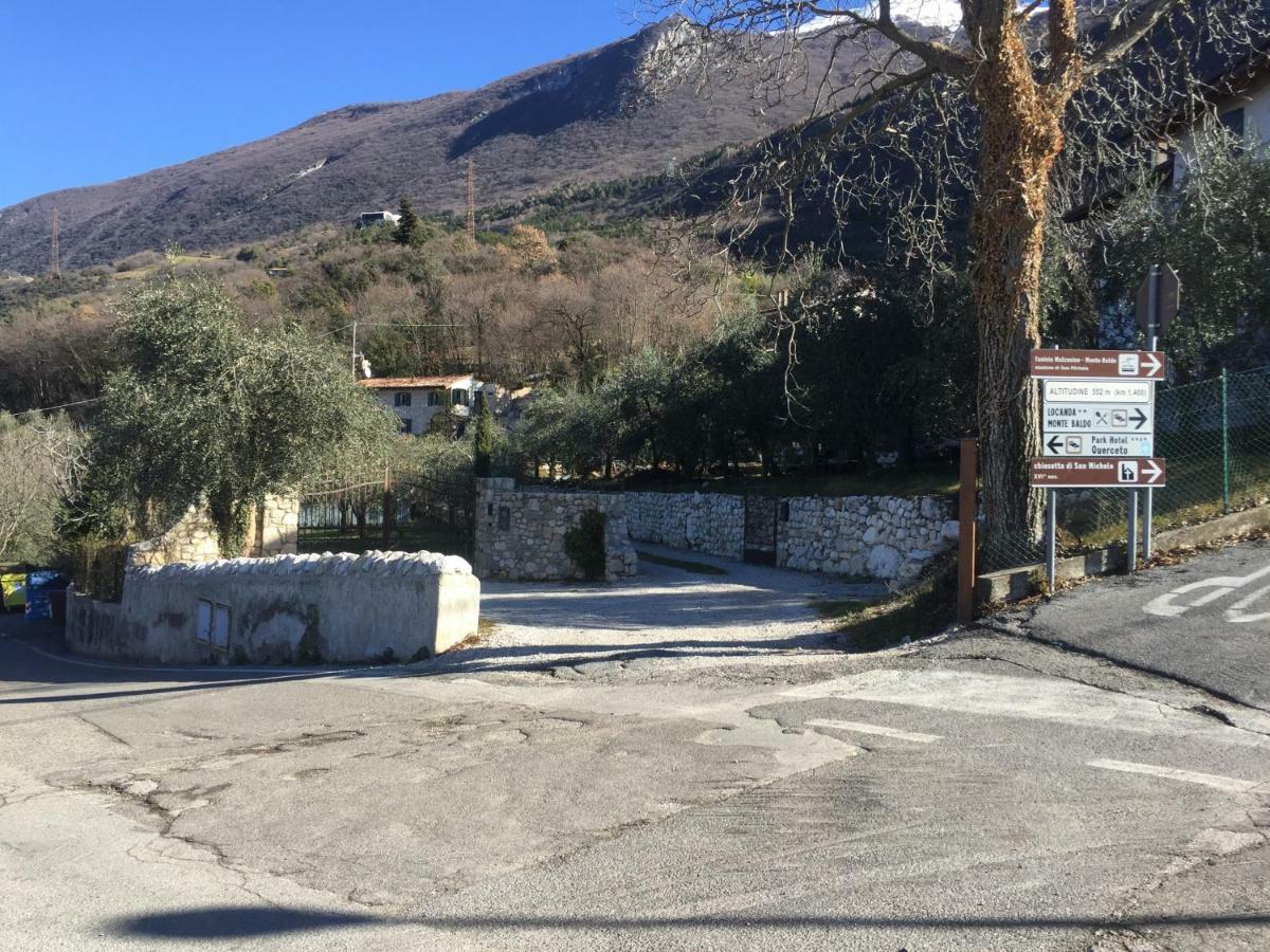 La Casa Nel Bosco Apartment Malcesine Bagian luar foto