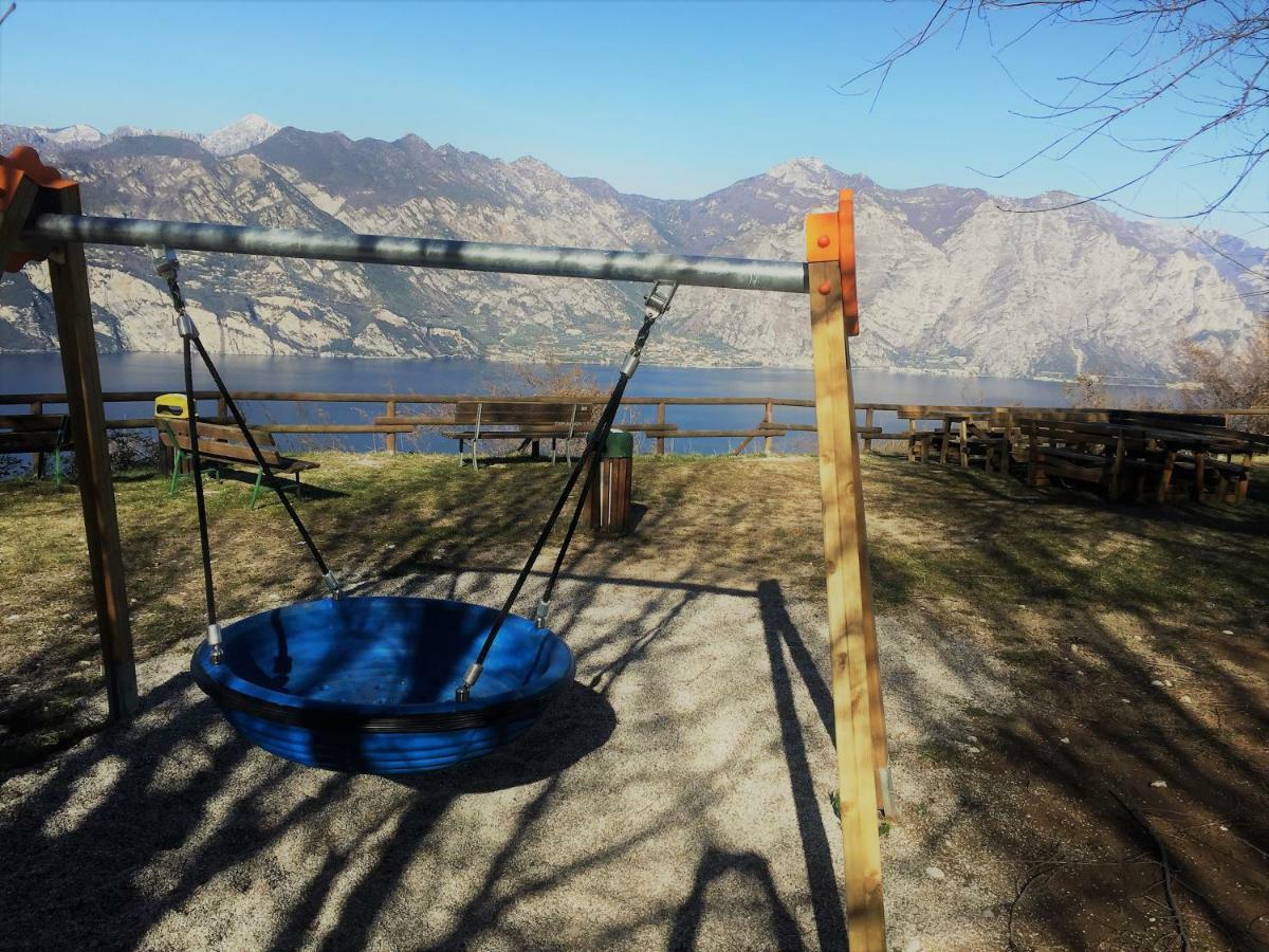 La Casa Nel Bosco Apartment Malcesine Bagian luar foto